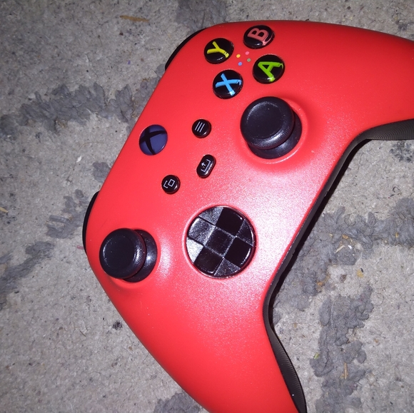 Xbox 1s - Picture 1 of 3
